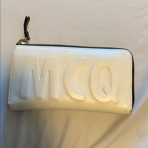 MCQ Wallet - Picture 1 of 10